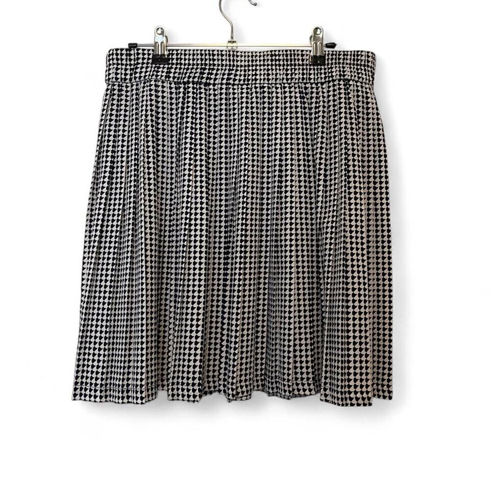 Banana Republic Navy & White houndstooth pleated skirt